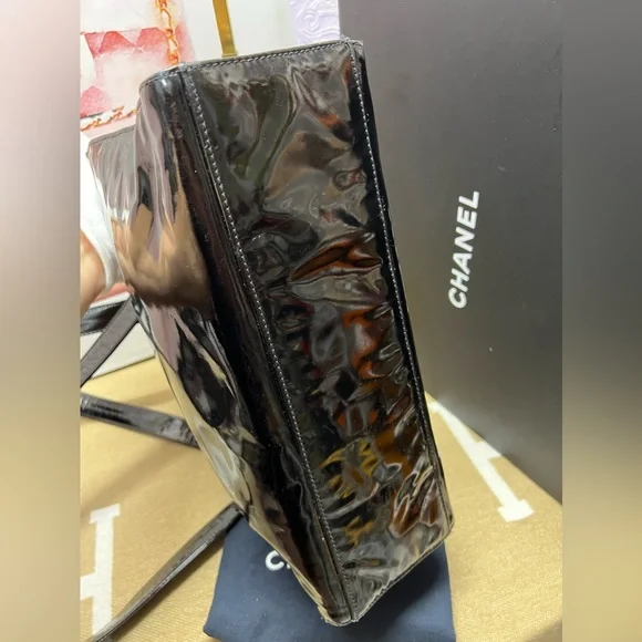 CHANEL Black CC Logo Patent Leather Chain Shoulder Tote Bag-4126843 - Picture 8 of 15